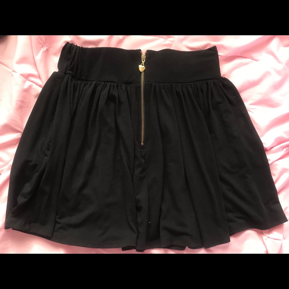 Black skater skirt
